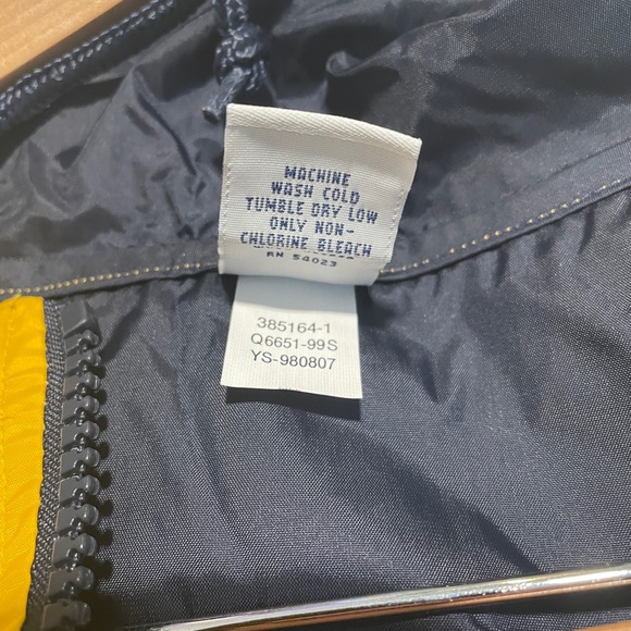 Gap Factory Anorak Windbreaker with hood and pockets includes bag - Picture 5 of 7
